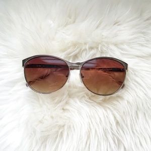 Rounded cat eye sunglasses